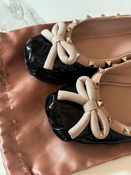 Балеринки Valentino Garavani от лакирана кожа