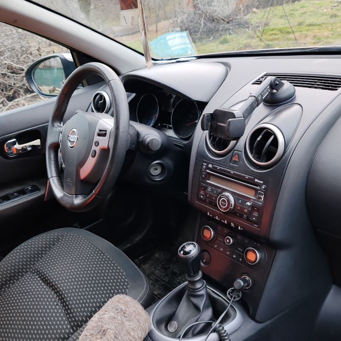 Nissan Qashqai j10 an 20084x4 la buton