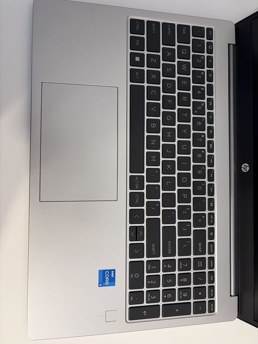 Laptop HP i5 1334U 16 GB