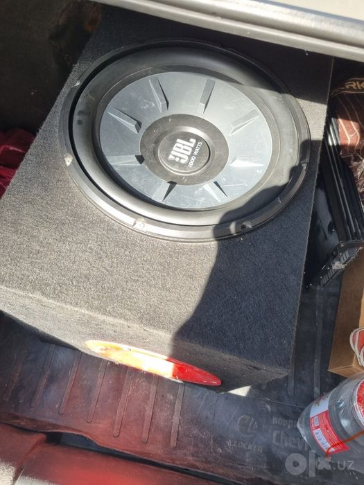 Сабуфер JBL 1000w с услителом