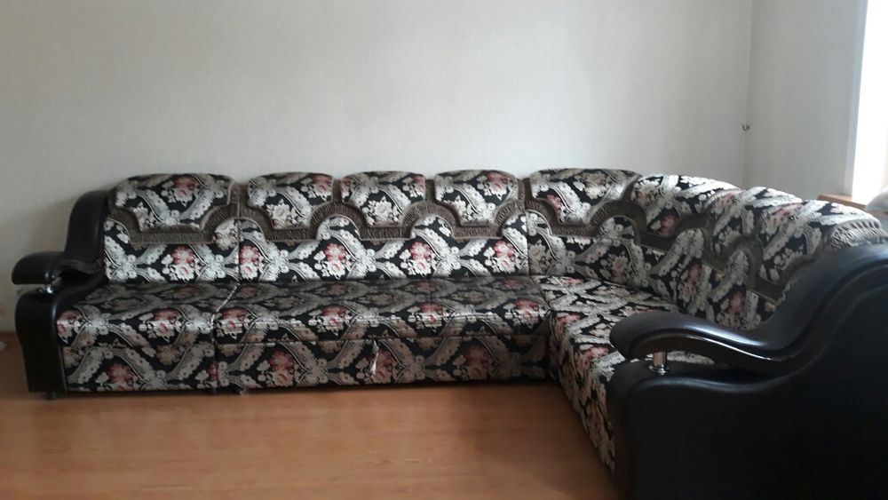 диван большой в отличном состоянии