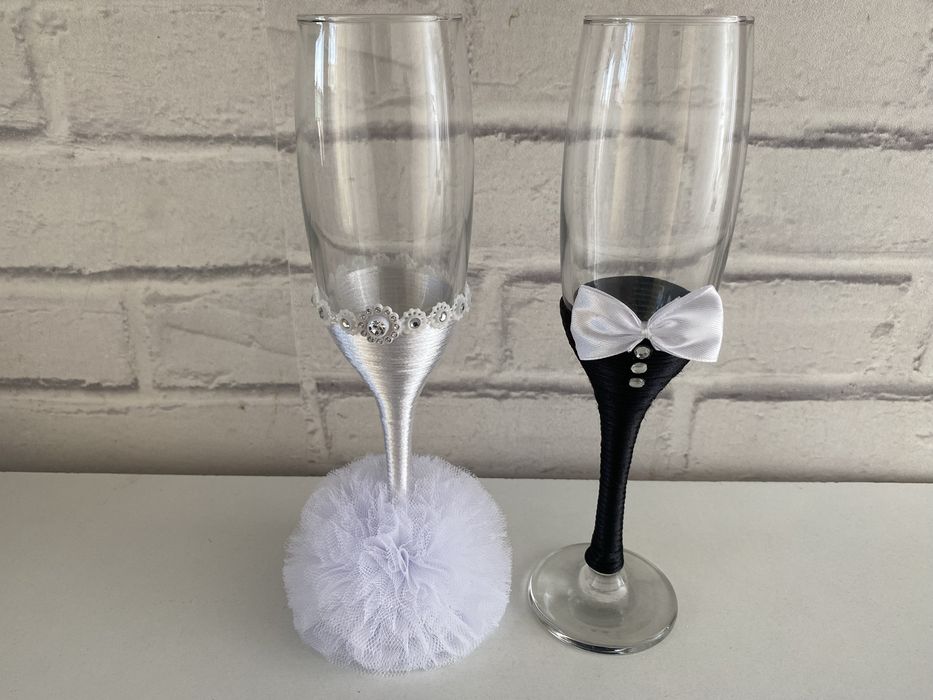 Set 2 pahare pentru mire si mireasa.