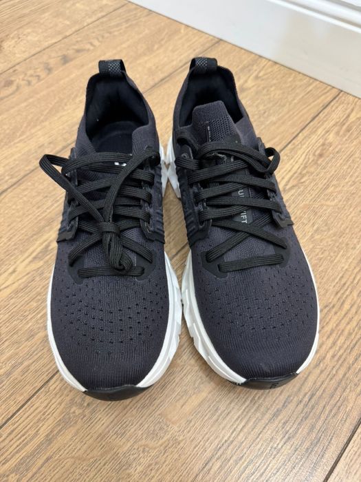 Кроссовки от бренда On