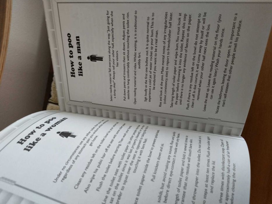 Забавно четиво на английски език Смях в тоалетната