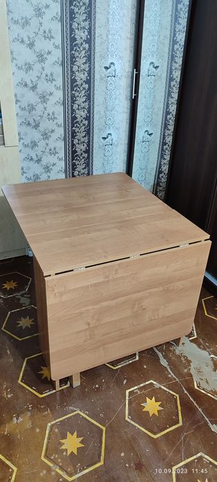 Продам стол книжка