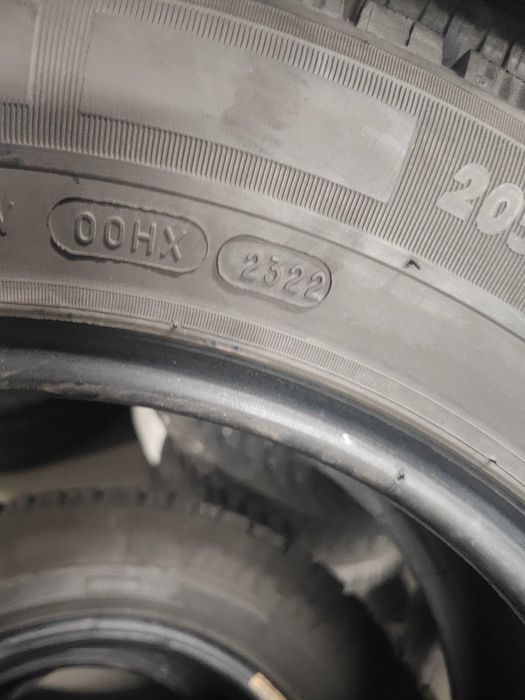 2бр.зимни гуми 205/65/16C Michelin