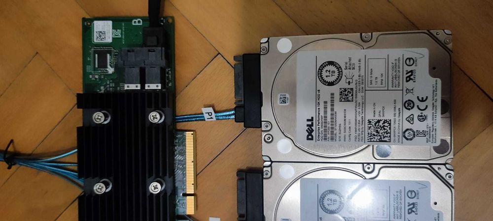 Controler Dell PERC H330 + cablu SAS SFF-8643/848+2x HDD SAS 1.2TB 10K