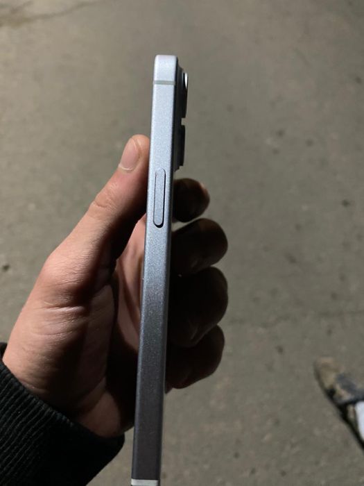 Продам iPhone 15