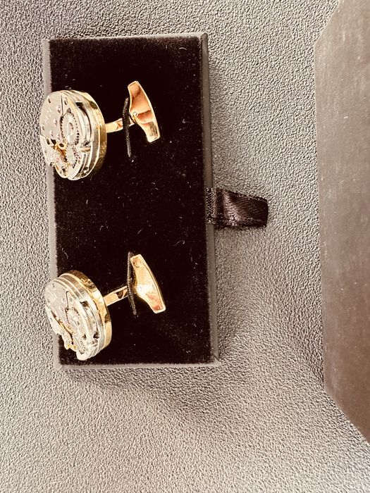 Ръкавели за риза от часовници дизайнерски