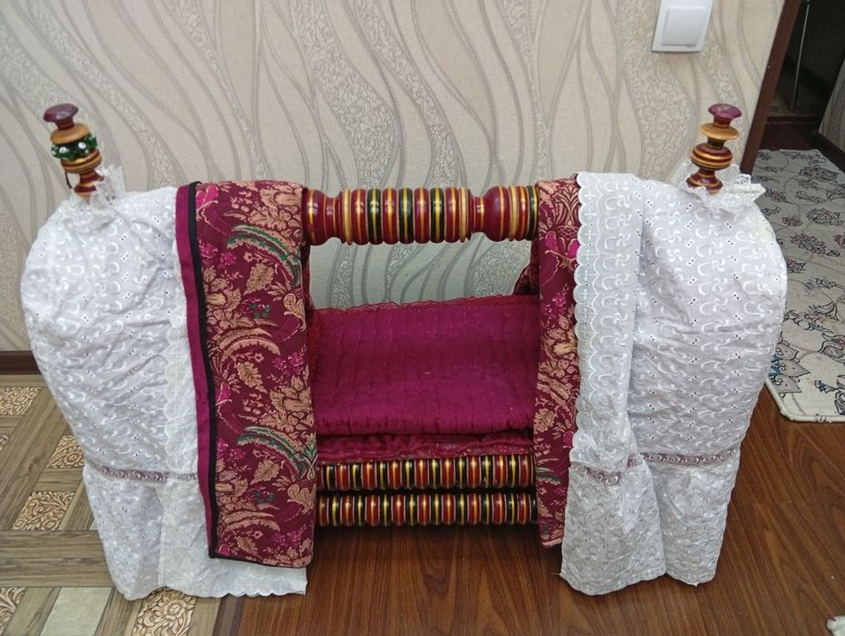 Zoʻr xolatdagi beshik sotiladi