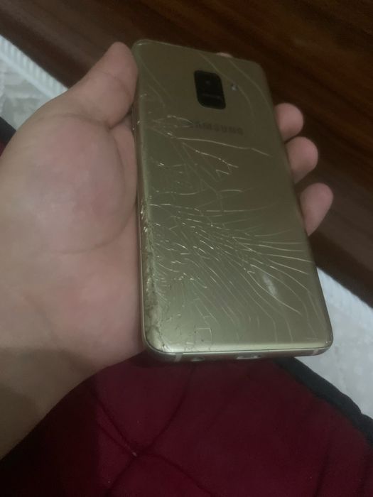 Samsung a8 2018 4/32gb