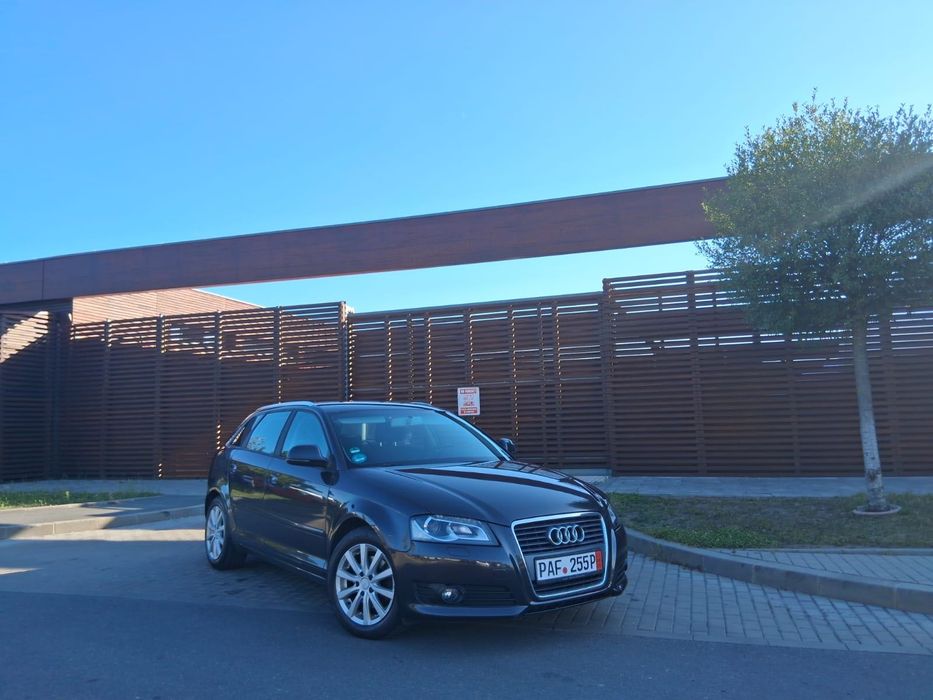 Audia a3 p8 (înmatriculat recent în România)an 2010-2011)motor 1.4tfsi