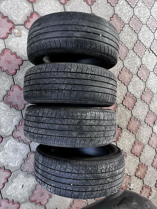 Покрышки б/у 215/55/17