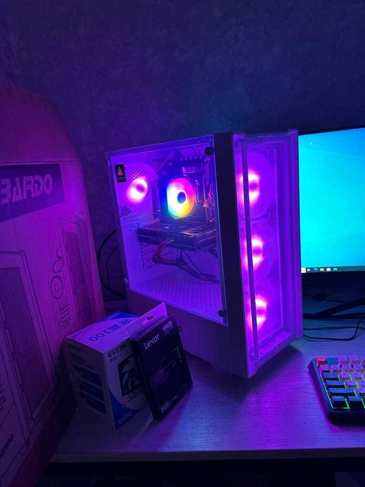 Игровой кейс / RX 580 8gb / DDR4 16gb / 10 ядер 20 потоков