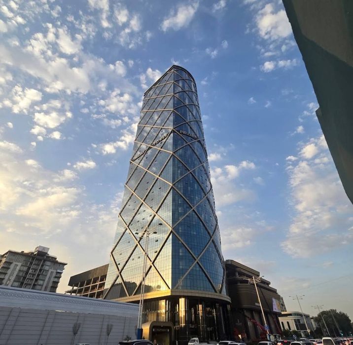 Продается нежилое Piramit Tower