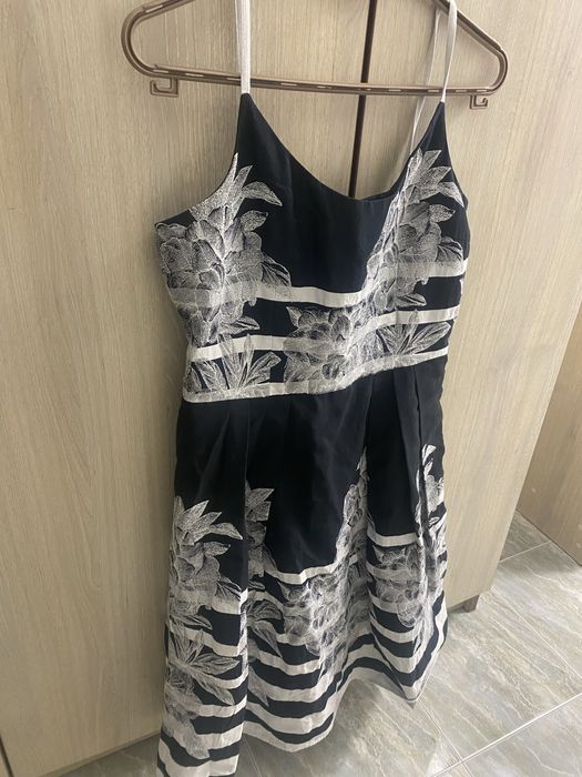 Дамска  рокля с презрамки