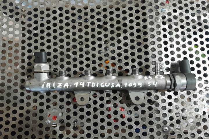 Rampa injectoare 04B130093 Seat Ibiza a 4-a generatie