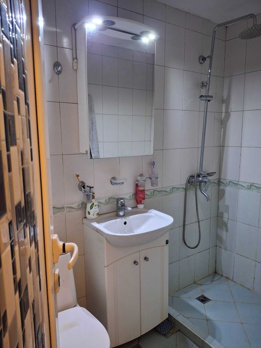 Продава се Двустаен апартамент в Варна, Окръжна болница - 65 кв.м за 2770 €/кв.м - Снимка #3