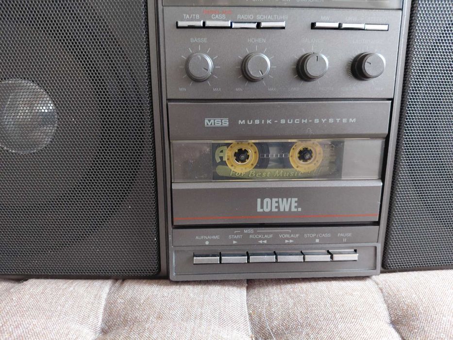 Radiocasetofon LOEWE