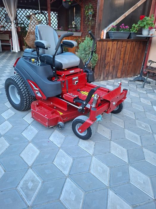 Tractoras Gazon 2024 Ferris 400S 23 CP USA