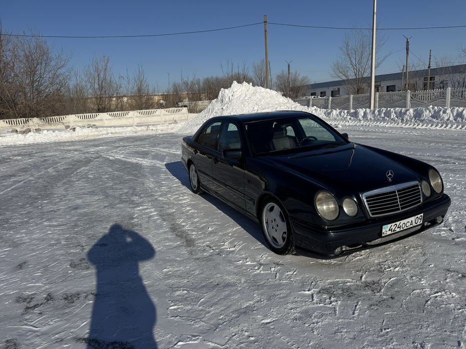 Мерседес 210 2.3 автомат