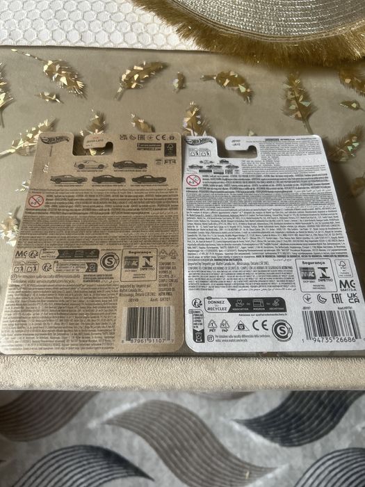 Hot wheels от silver series ford gt40 и ford mustang