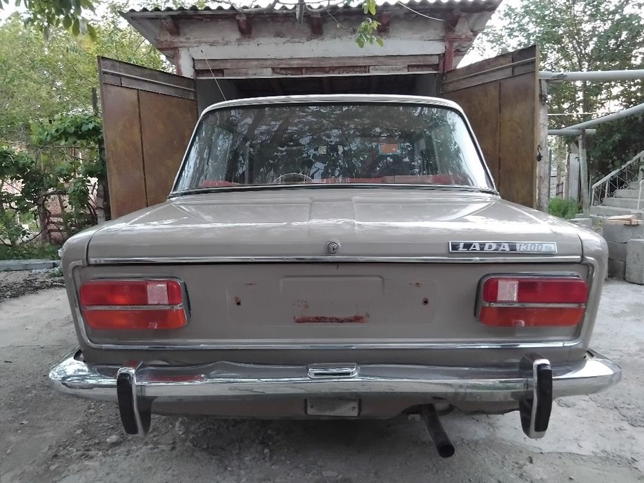 Lada.  Vaz   2103