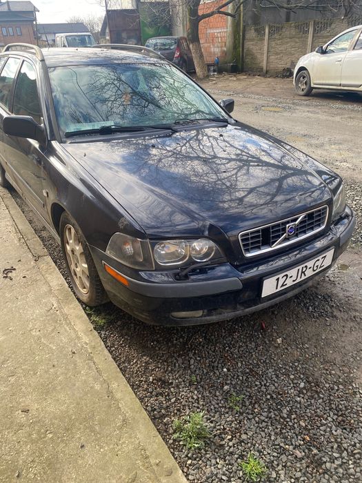 Vând Volvo V40 Benzină