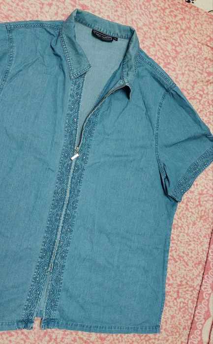 Женская джинсовая рубашка