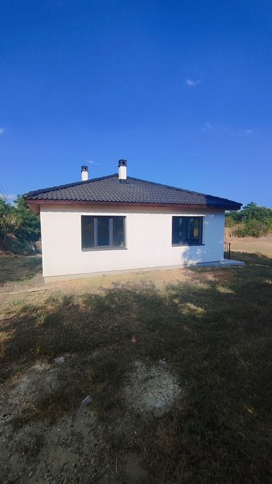 Продава се Къща в с. Желязово, Област Бургас - 82 кв.м за 854 €/кв.м - Снимка #2