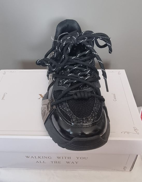 Черен стилен дамски модел маратонка