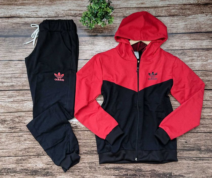 Дамски спортни екипи Адидас и Найк