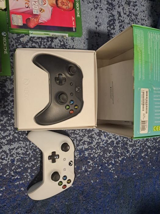 Consola XBOX ONE S  1 TB +2 controllere+ 10 jocuri
