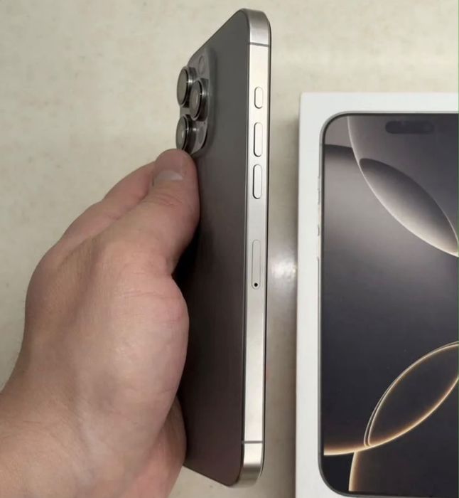 iPhone 16 Pro Max 256Gb Natural Titanium Идеальный