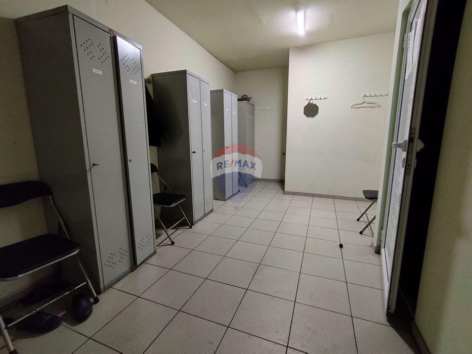 Дава се под наем Промишлена сграда в Варна, Западна промишлена зона - 1000 кв.м за 3000 € - Снимка #2