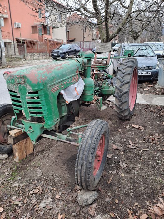 Трактор и ДТ 14 и ДТ 20 на части
