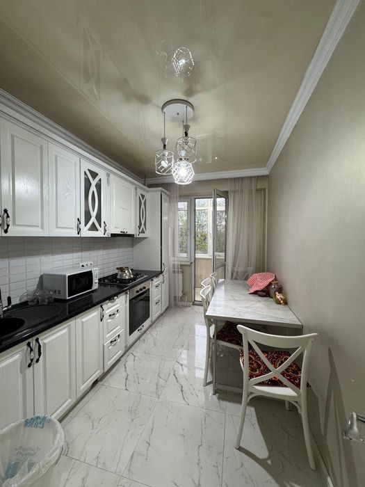 Кухня гарнитур Белый Очен богатый цвет