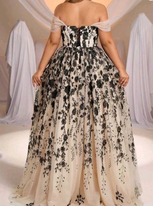 Чисто нова официална рокля!