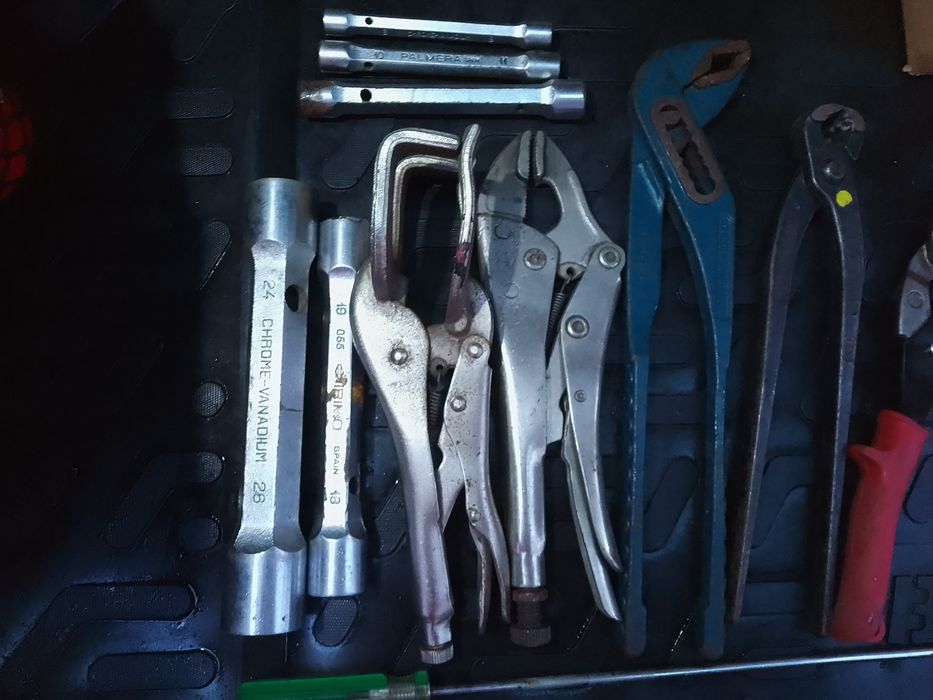 Lot scule profesionale,blocator tinichigerie, tubulare ,șubler foarfec
