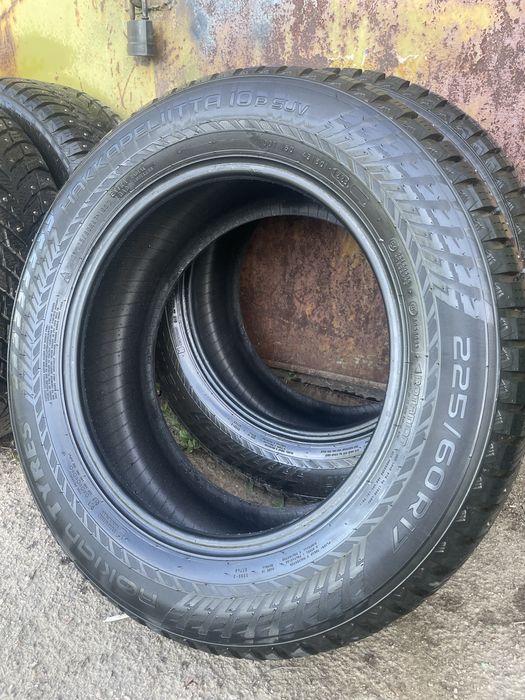 Продам зимние шины Nokian