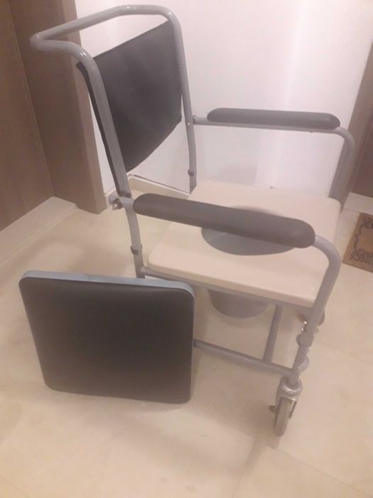 Проходилка и тоалетен стол