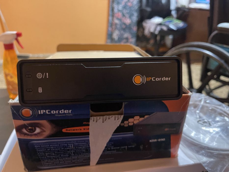 4 канален IP видеорекордер Koukaam KNR-090  чисто нов