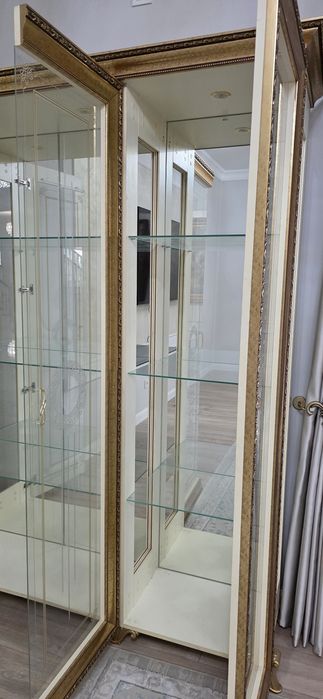 Продам шкаф-витрину