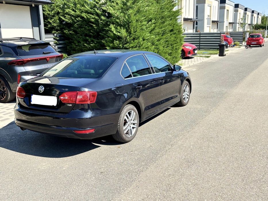 VOLKSWAGEN Jetta 2011 — imagine 3