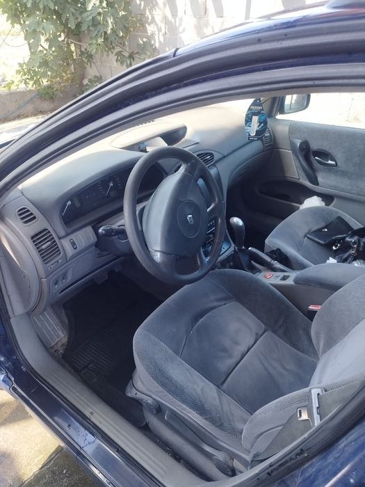 Рено Лагуна 2 на части