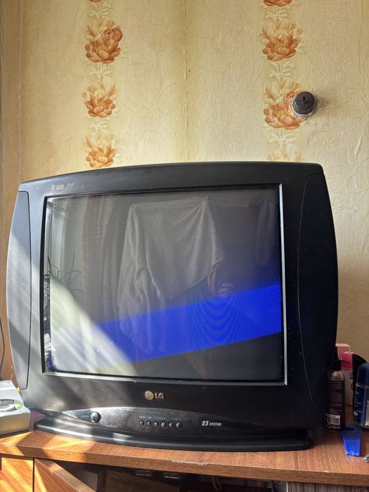 Продам телевизор LG