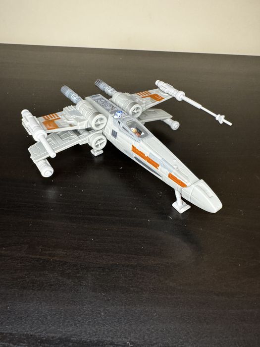 1995 Star Wars Micro Machines Action Fleet X Wing W/pilot, R2D2.