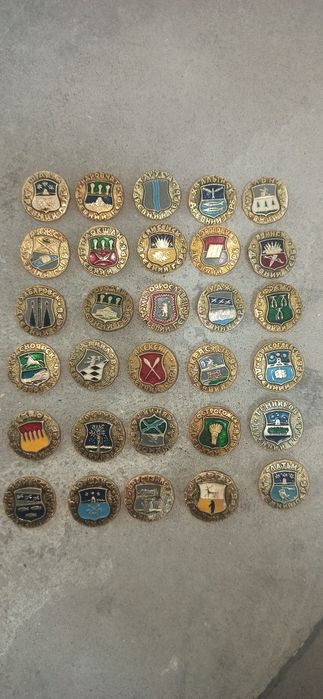 Продам коллекционные значки герб славянских городов 30 значков