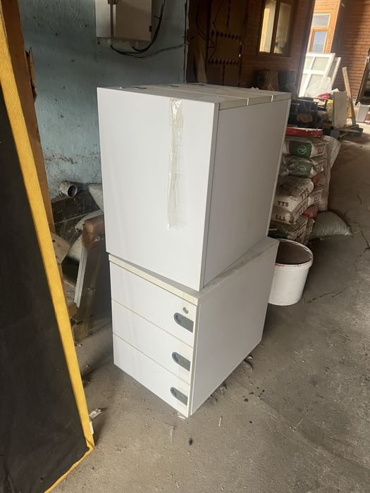 Кожаные офисное кресло