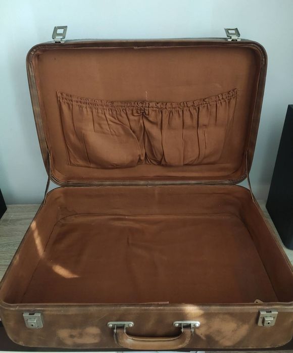 Кожен куфар - кафяв